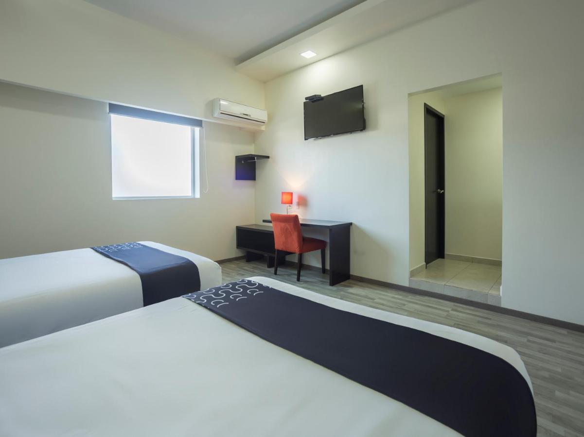 Smart Hotel Monterrey Esterno foto